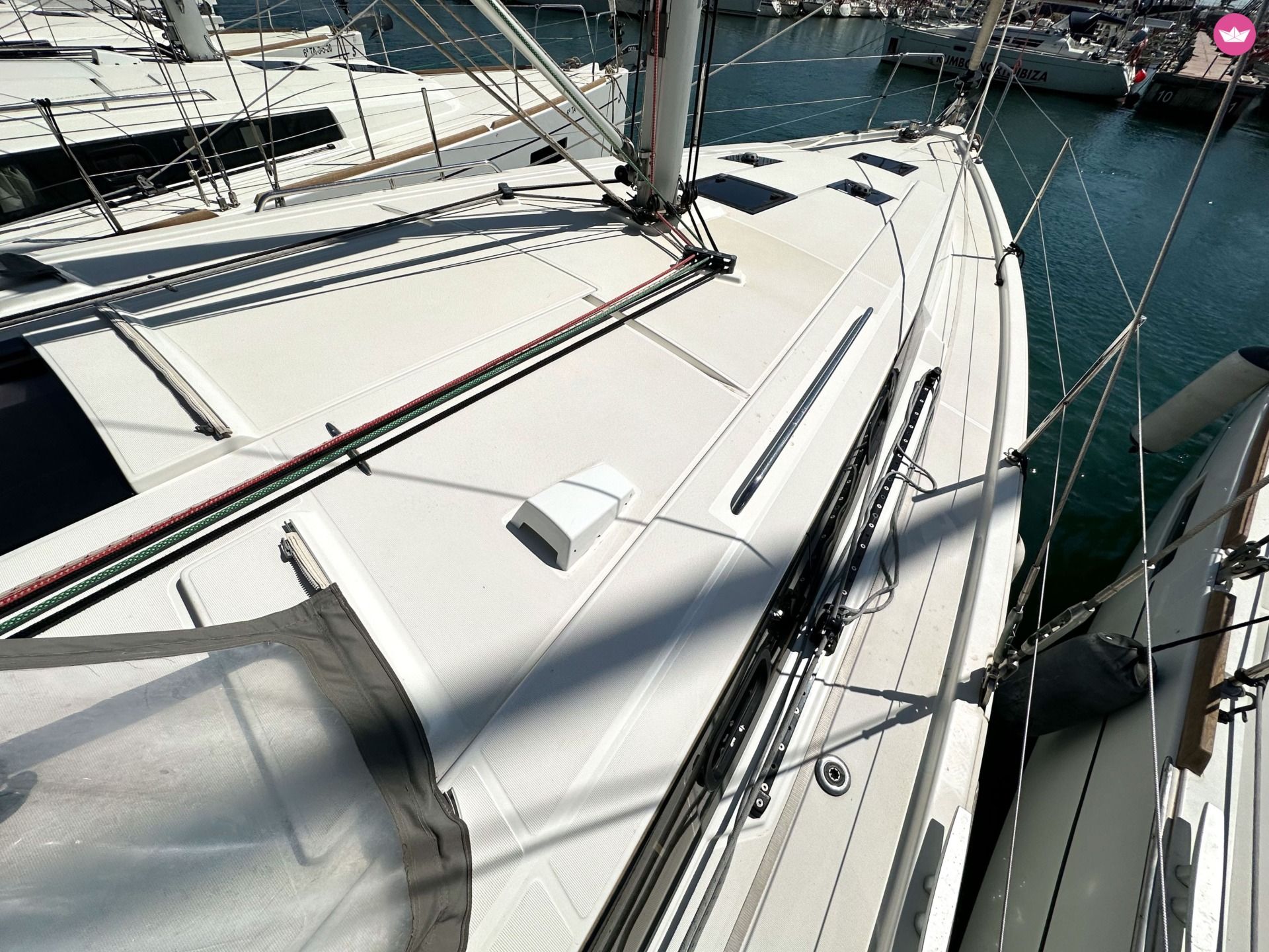 Charter Beneteau Oceanis 41.1