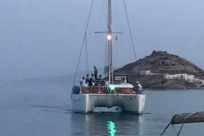 Hire Catamaran LAGOON 400 Mykonos