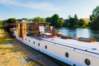 Verhuur Motorjacht Péniche River Cruiser Auxerre