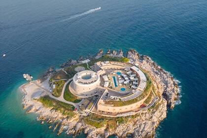 Adriatica - Merry Fisher 895 (2023)