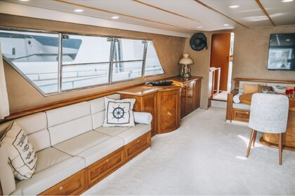 M398 Ultraluxury Motoryacht For Rent 6 People
