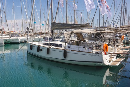 Noleggio Barca a vela BENETEAU OCEANIS 38.1 Lefkada