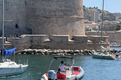 Location Semi-rigide Prua al vento Thor 7 Vieux-Port de Marseille