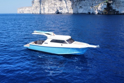 Verhuur Motorboot Goldenwake Charters Malta