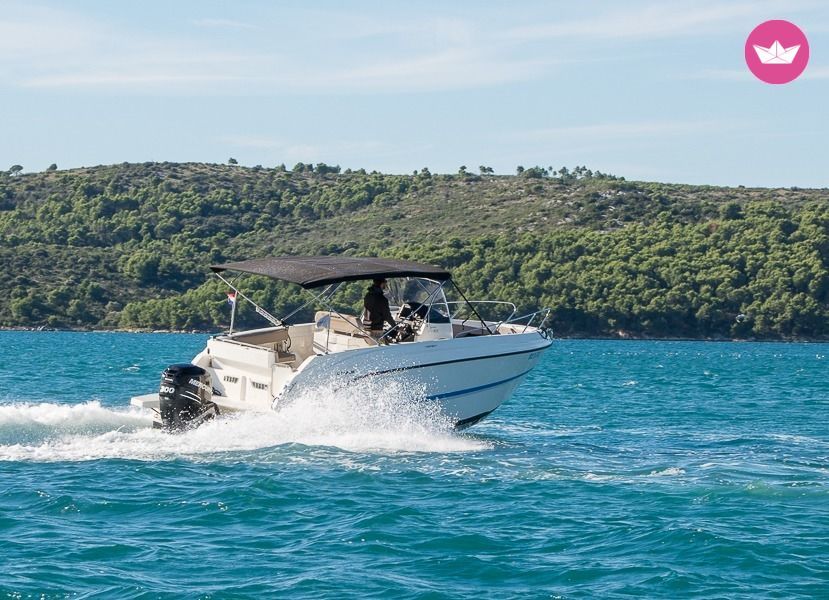 Quicksilver Activ 805 Open in Split for hire