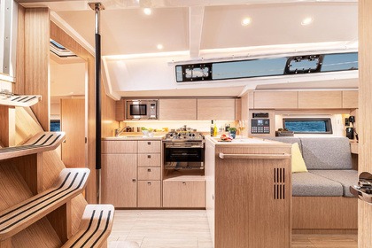 Verhuur Zeilboot Bavaria Yachtbau Bavaria C38 Marina Hramina
