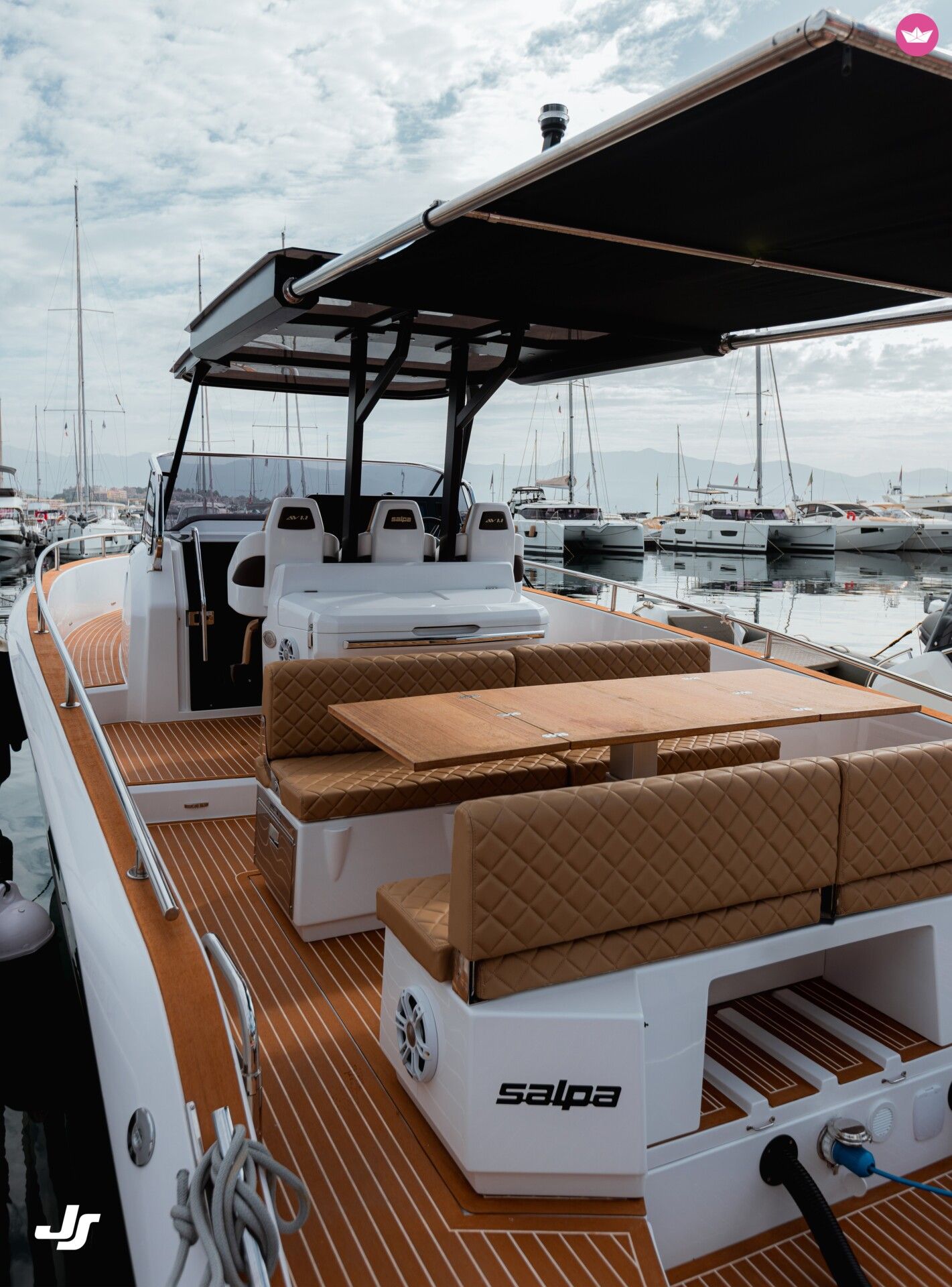 Bateau à moteur SALPA AVANGARDE 1.1 600cv 2