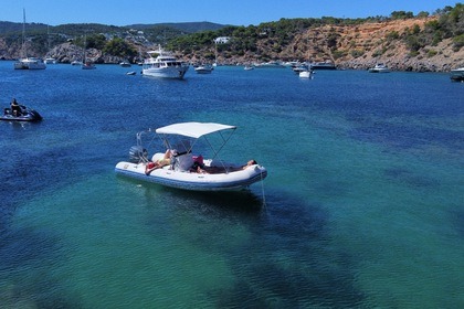 Hyra båt RIB-båt Zodiac medline 2 Ibiza