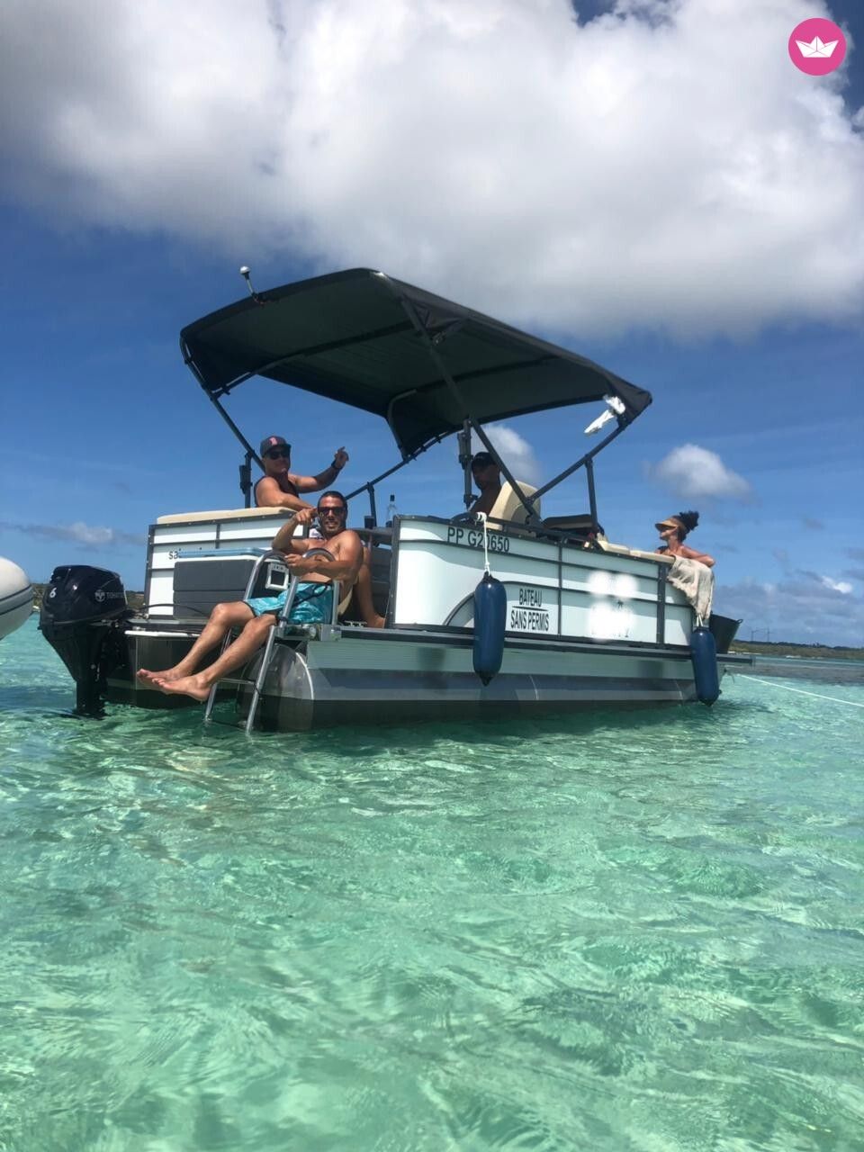 Saloon Boat 9 pax