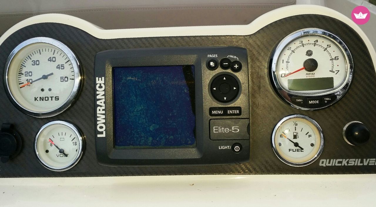 Motorboat Quicksilver Activ 555 for hire