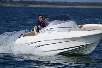 Charter Motorboat BENETEAU Flyer 550 Sun Deck Maderno