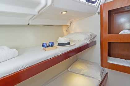 Oceanis 50 Family 5+1 cab 2010