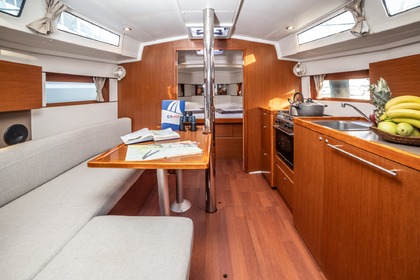 Beneteau Oceanis 38.1 2019