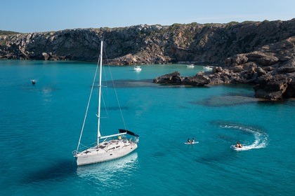 Rent this sailing boat and get to know the beaches