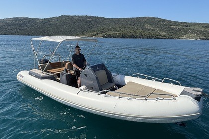 Verhuur Motorboot Zodiac 7.5 Medline Trogir
