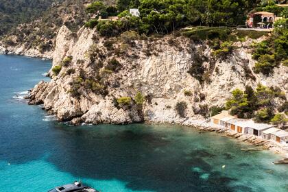 Pershing 62 Ibiza – Seabob + SUP + Champagne & Welcome Picnic