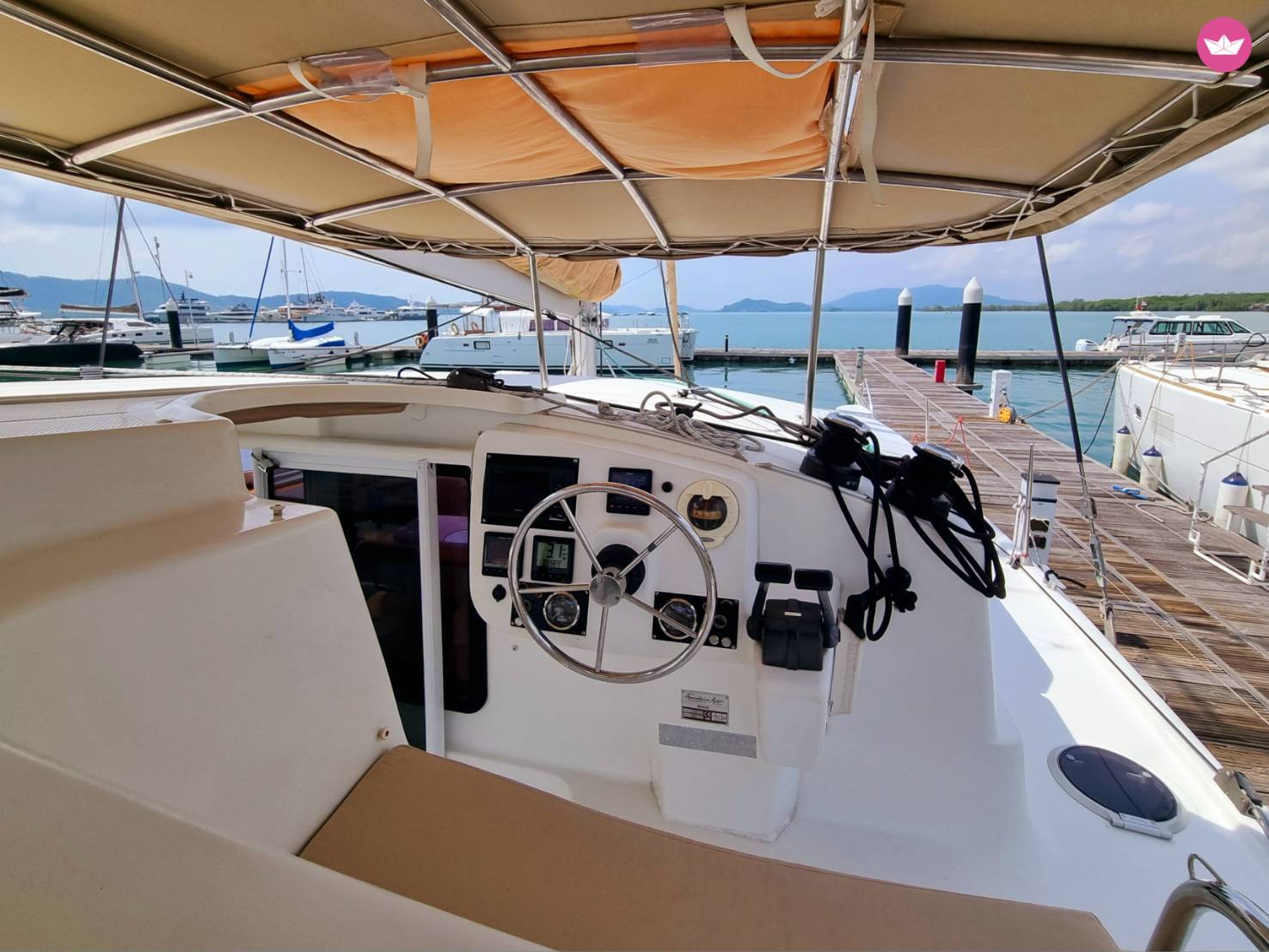 Catamaran Fountaine Pajot Mahe 36 10.98m 8