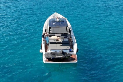 EXPERIENCE PURE FREEDOM ON THE WATER