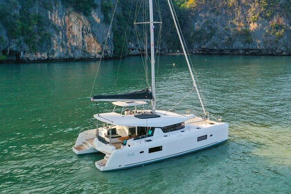 Hire Catamaran  Lagoon 42 Furnari