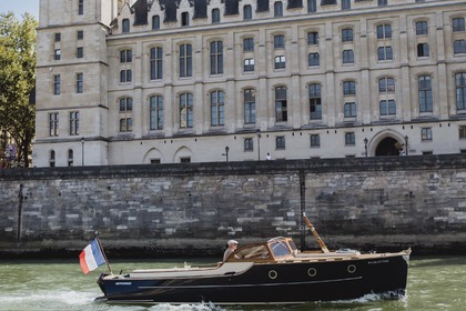 Charter Motorboat Rapsody Rapsody 29 Paris