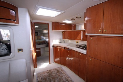 Sea Ray Express 52