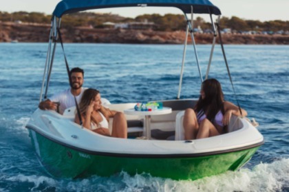 Beautiful 40 HP boat