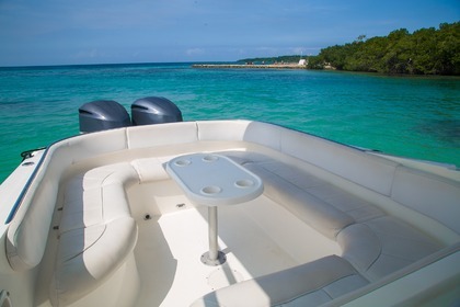 Charter boat all day in Cartagena