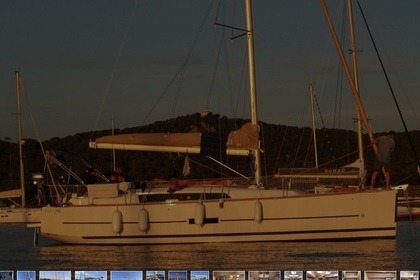 SORTIE VOILE A LA JOURNEE AUX ILES D'HYERES EN CO-NAVIGATION