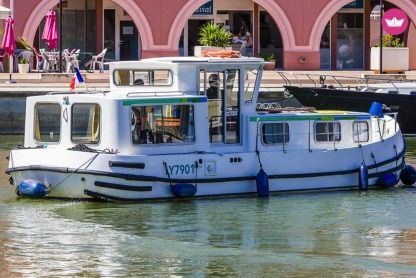 Charter Houseboat Pénichettes® P935W Classique Briare