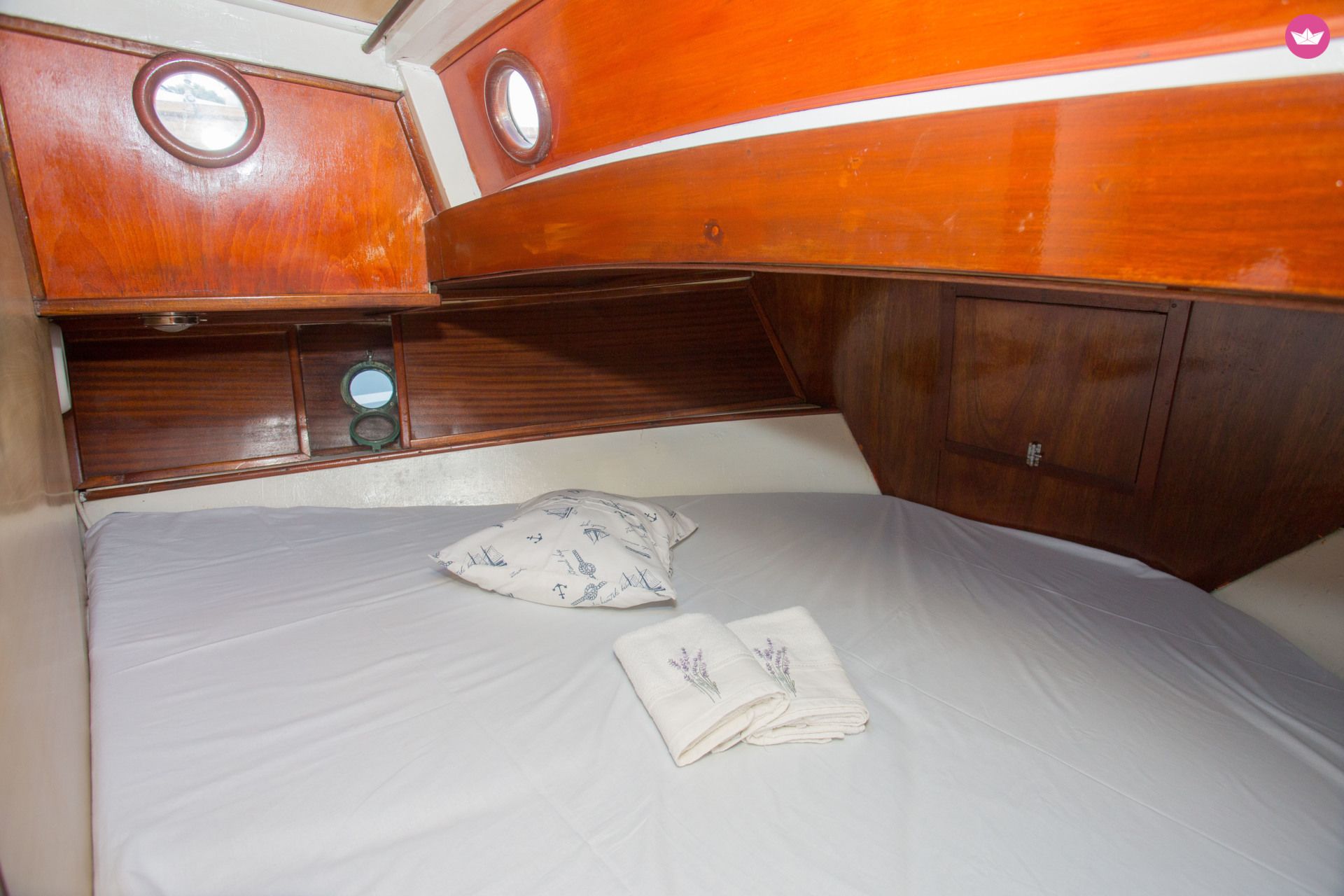 Motorboat Traitional Croatian Boat Leut Vagabundo  