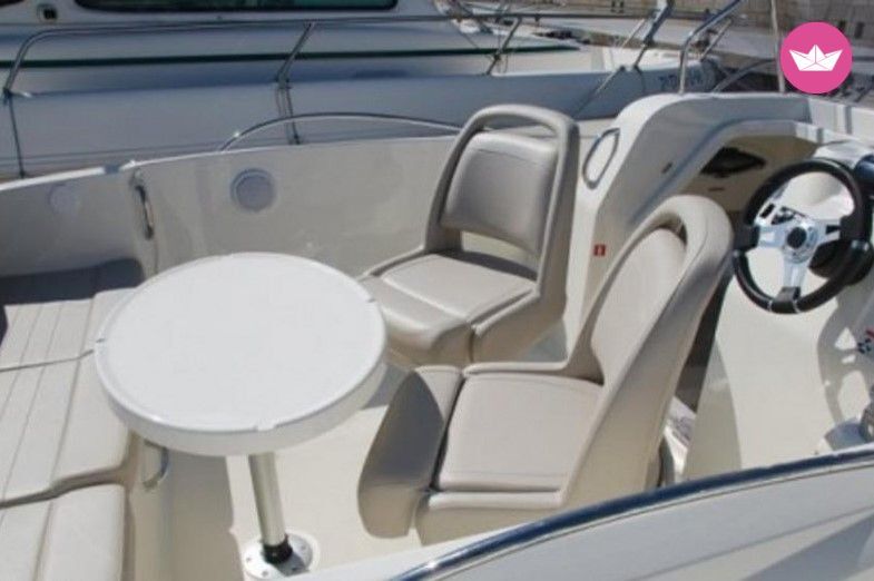 Bateau à moteur Quicksilver 675 150cv 2