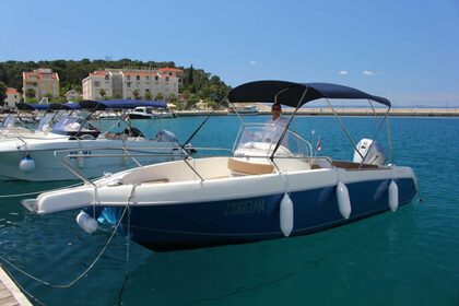 Rental Motorboat Cap Camarat 705 Makarska