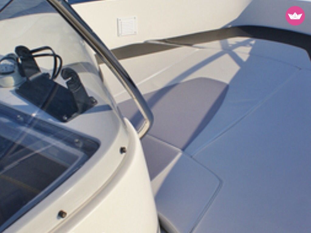 Моторное судно Quicksilver 635 Commander  