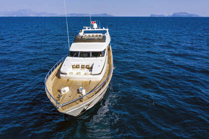 Noleggio Yacht Cantieri di Pisa Cantieri di Pisa Akhir Napoli