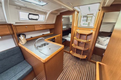Location Voilier Bavaria Yachtbau Bavaria Cruiser 37 - 3 cab. Pula