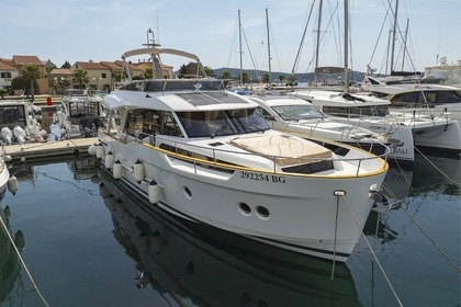 Hyra båt Motorbåt Greenline Yachts Greenline 48 Fly Biograd na Moru