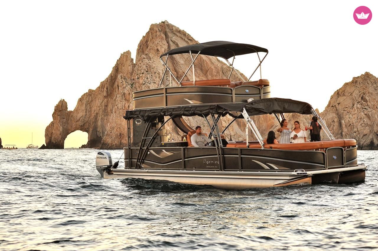 Bateau à moteur PONTON DOUBLE DECK 2Hrs MinimumBooking 250cv