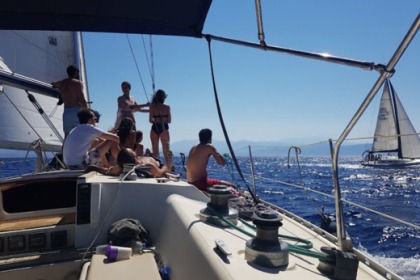 Half Day Trip to Dia Island