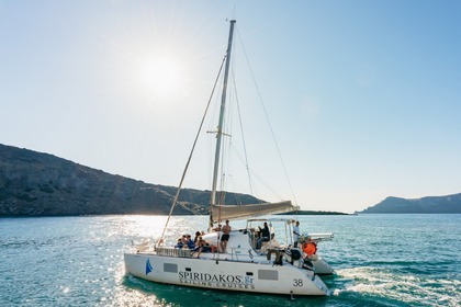 Ενοικίαση Καταμαράν Lagoon 450F Σαντορίνη