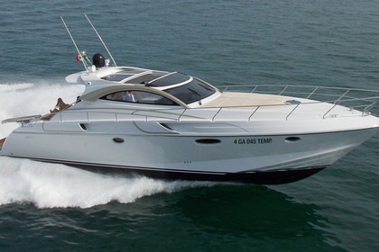 Rental Motorboat Rizzardi Incredibile 45 Capri