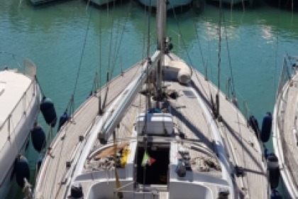 Rental Sailboat Del Pardo Grand Soleil 46.3 Marina di Grosseto