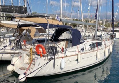 Charter Sailboat Beneteau Oceanis 40 Athens
