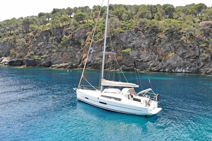 Hire Sailboat Dufour 382 GL Roses