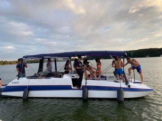 Bayliner Partyboot