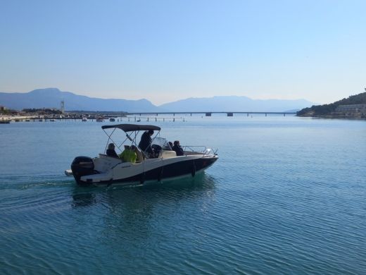 Trogir Motorboat Quicksilver Activ 605 Open alt tag text