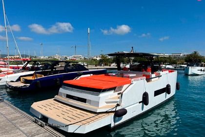 Rental Motorboat DE ANTONIO YACHTS D50 Palma de Mallorca