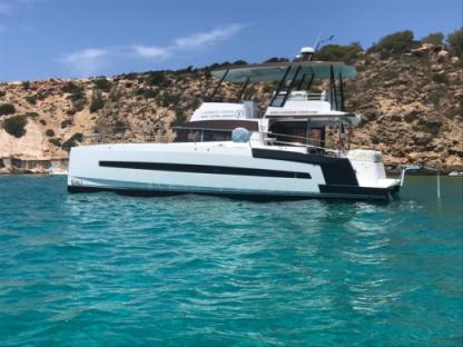 Charter Catamaran Bali 4.3 My Barcelona