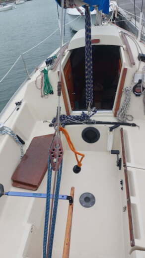 La Trinité-sur-Mer Sailboat Beneteau first 24 QR alt tag text