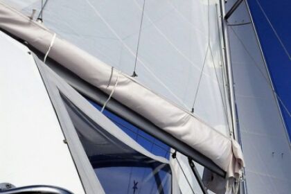 Rental Sailboat Bénéteau Oceanis 45 Vallauris