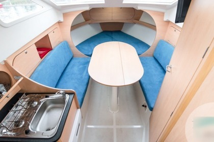 Delphia Nano - łódź motorowa w stylu houseboat